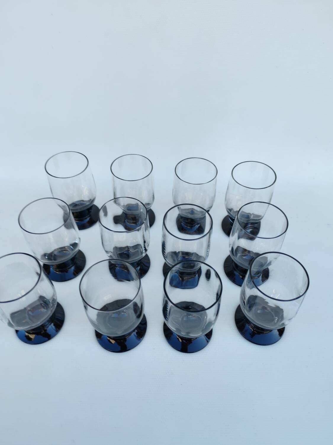 12 medium glass cups from the Art Deco period, by Daum Nancy.