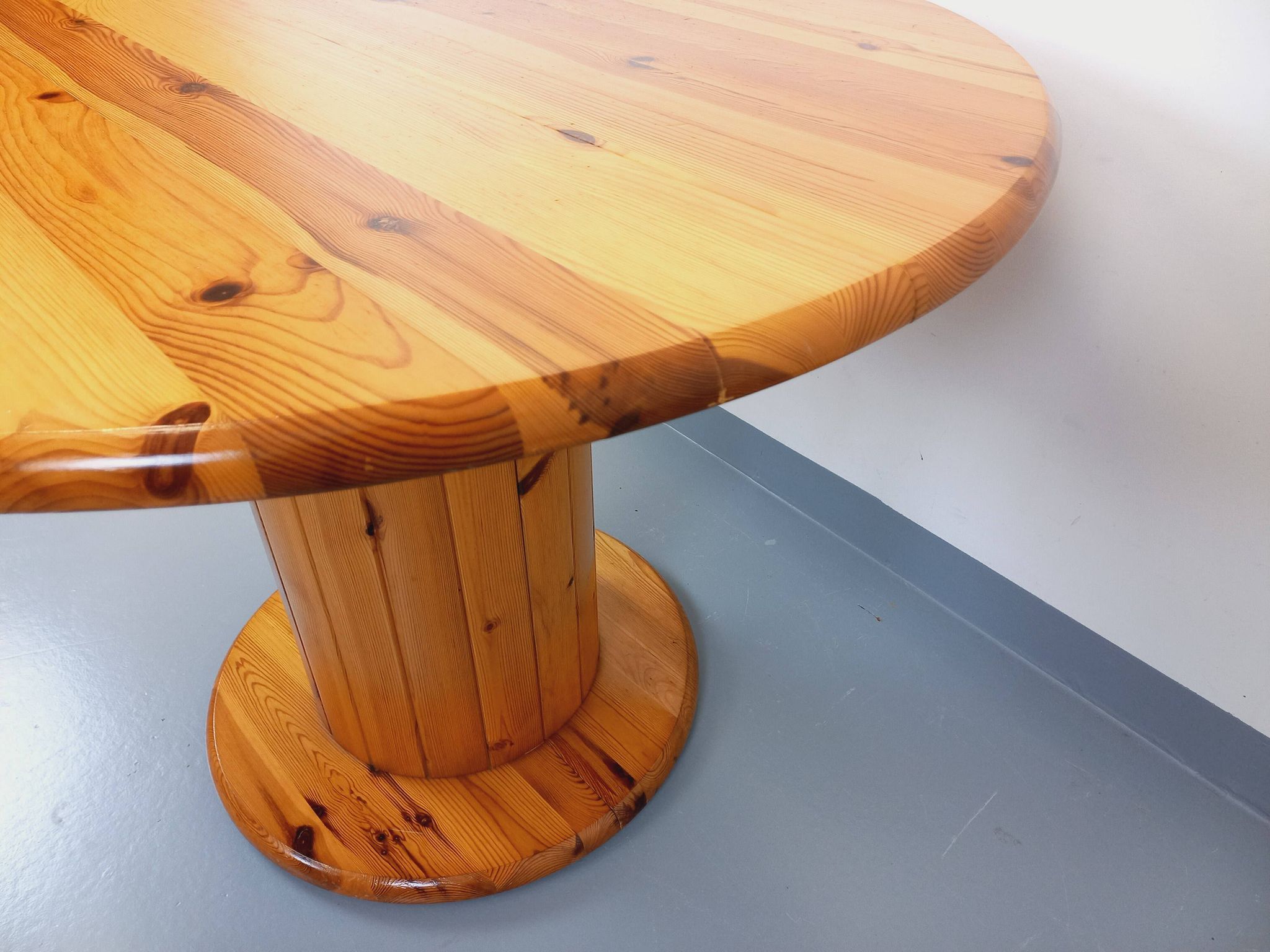 Table à manger ronde scandinave vintage en pin des années 60 70
