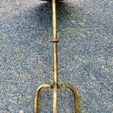 Henri POUENAT (1934-1987) Table ou guéridon en acier à patine mordorée