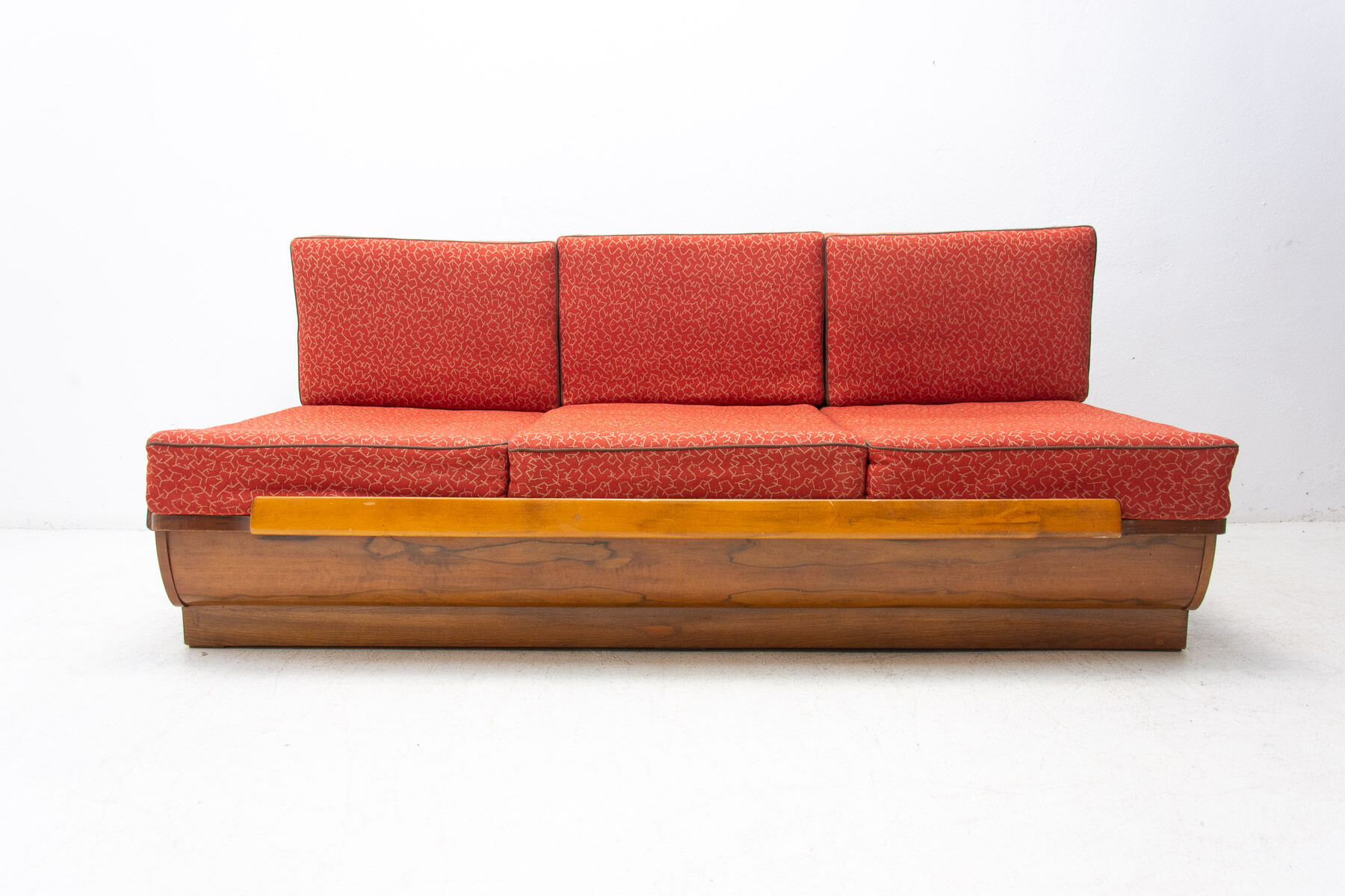 Mid century sofabed in walnut by Jindrich Halabala for UP Zavody, 1950´s
