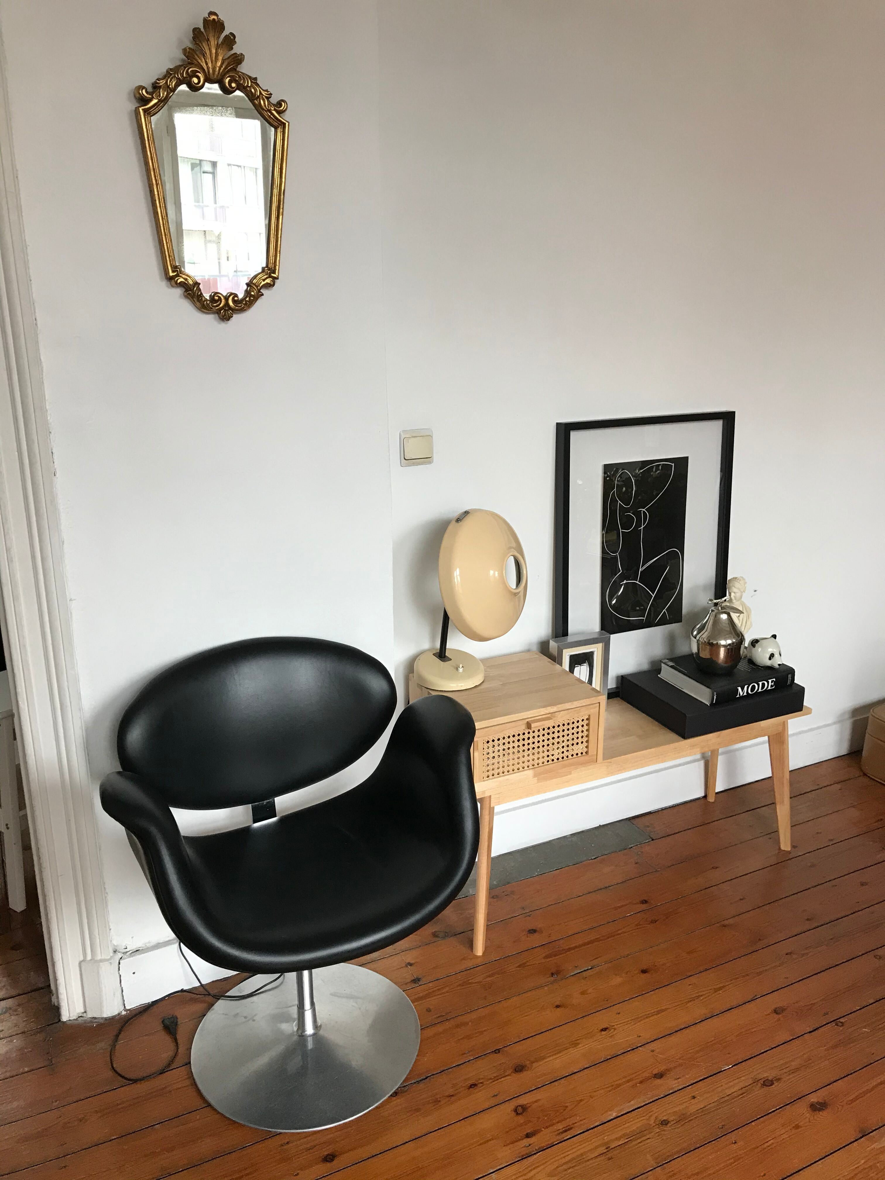 Piece of furniture with cannage