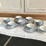 12 tasses à café bleues et soucoupes anciennes