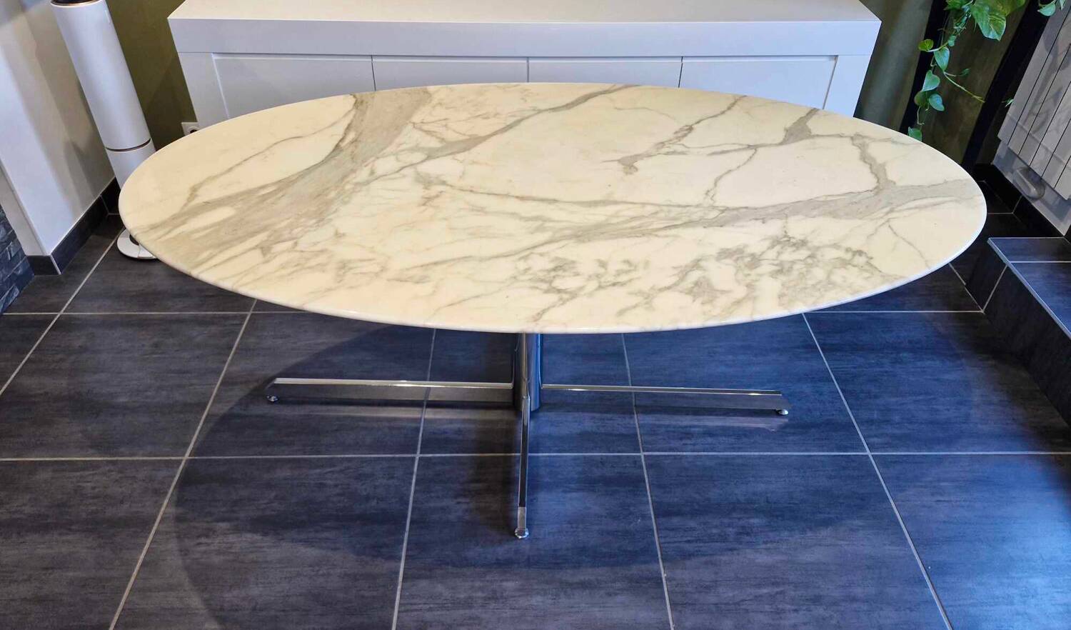 Roche Bobois table in Calacatta marble from 1980