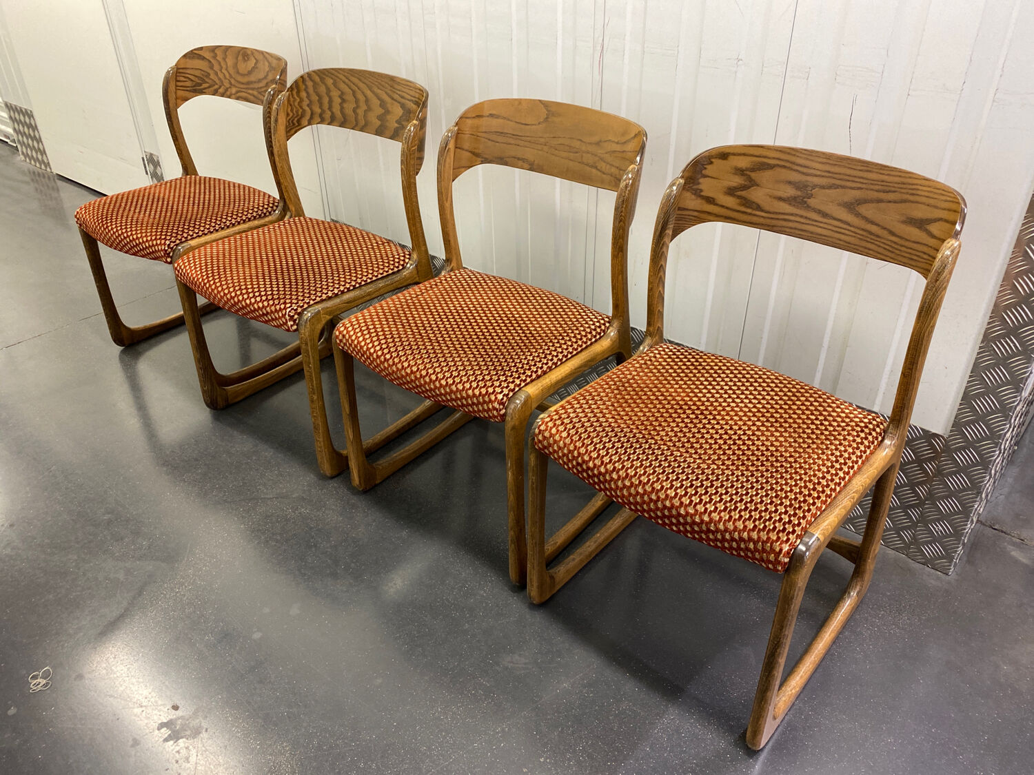 Lot 4 chaises Traineau signées Baumann vers 1960