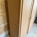 Parisian wardrobe with compass feet
