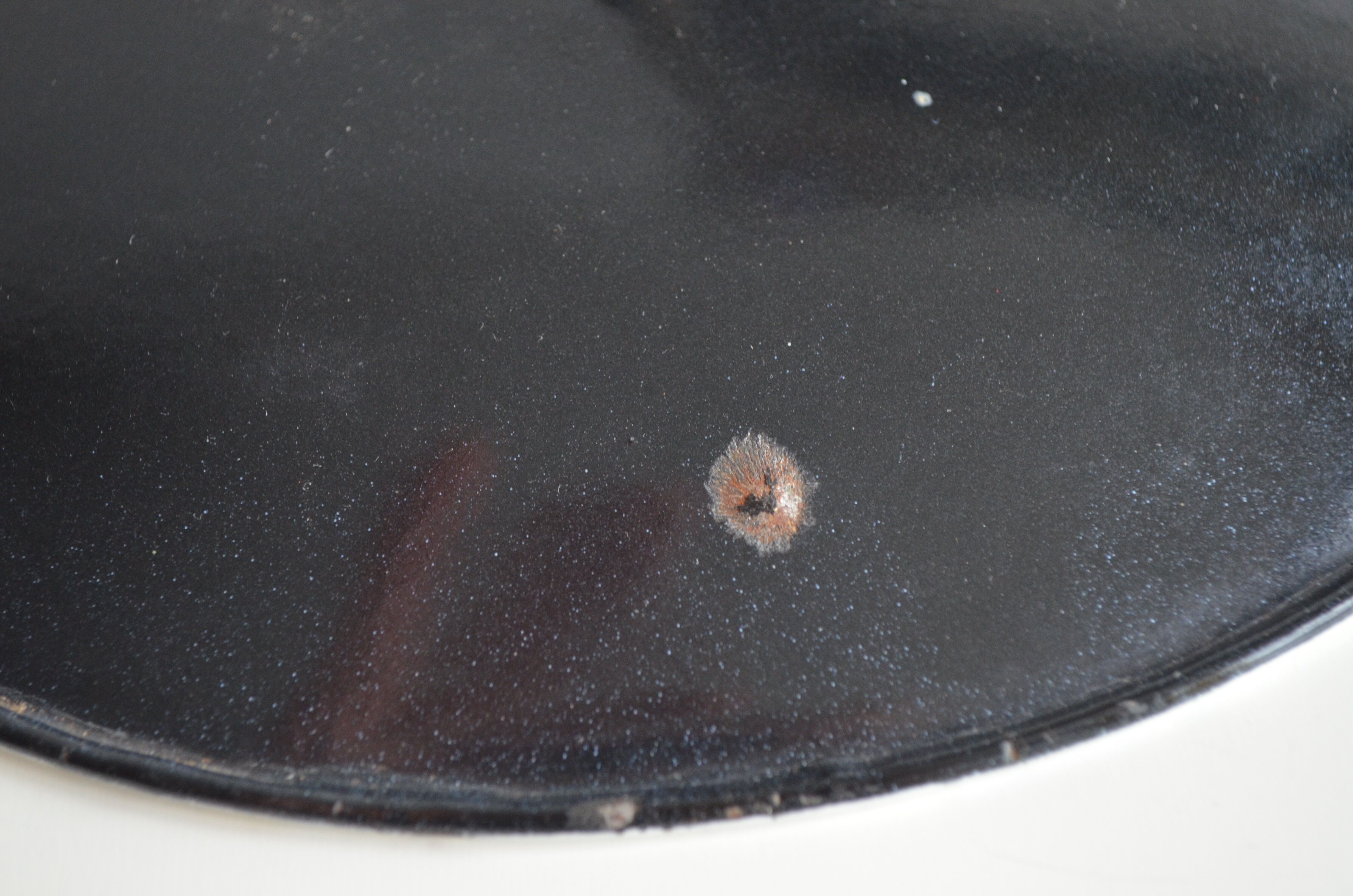 Hanging lamps in black enamelled plate