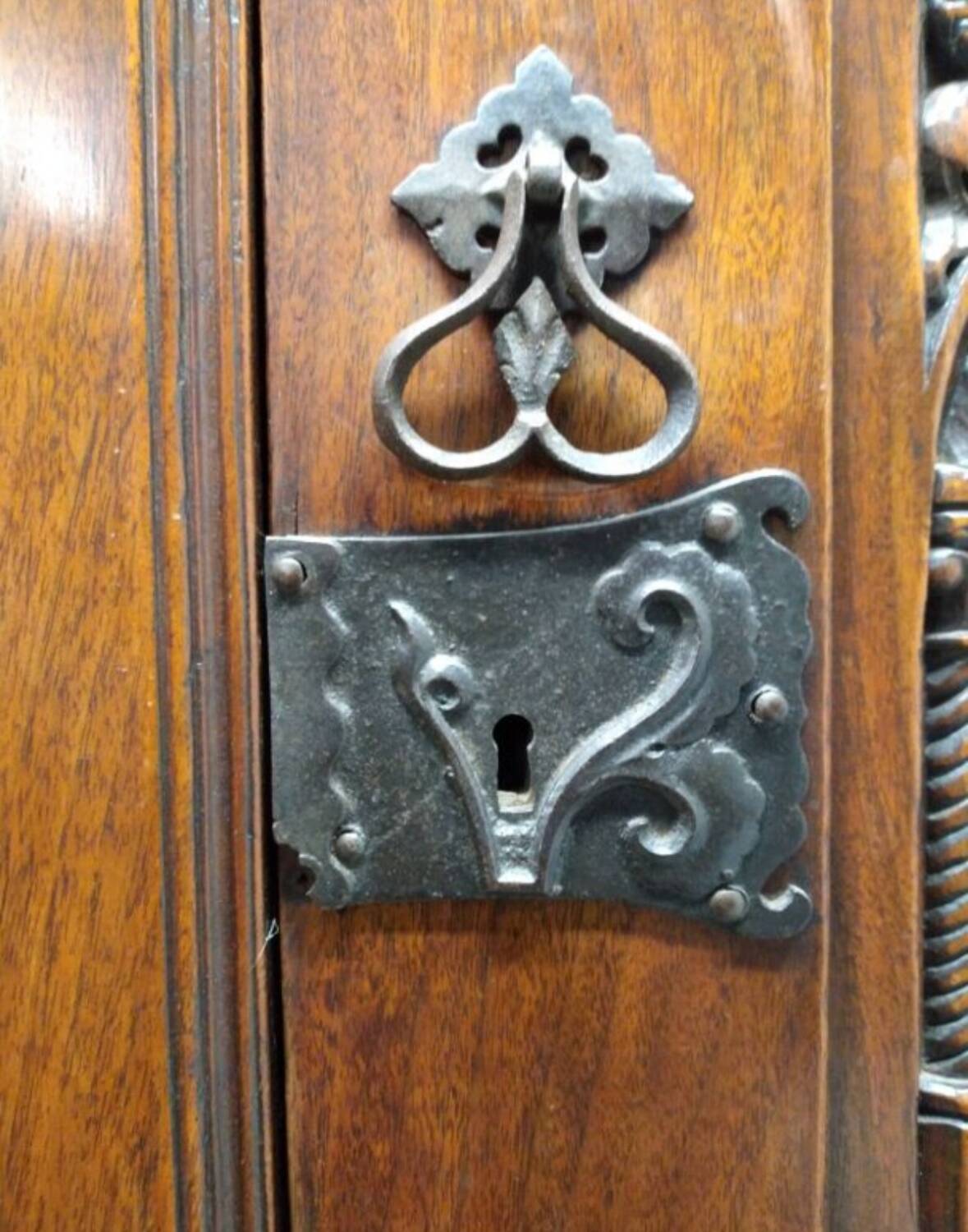 High period carved furniture