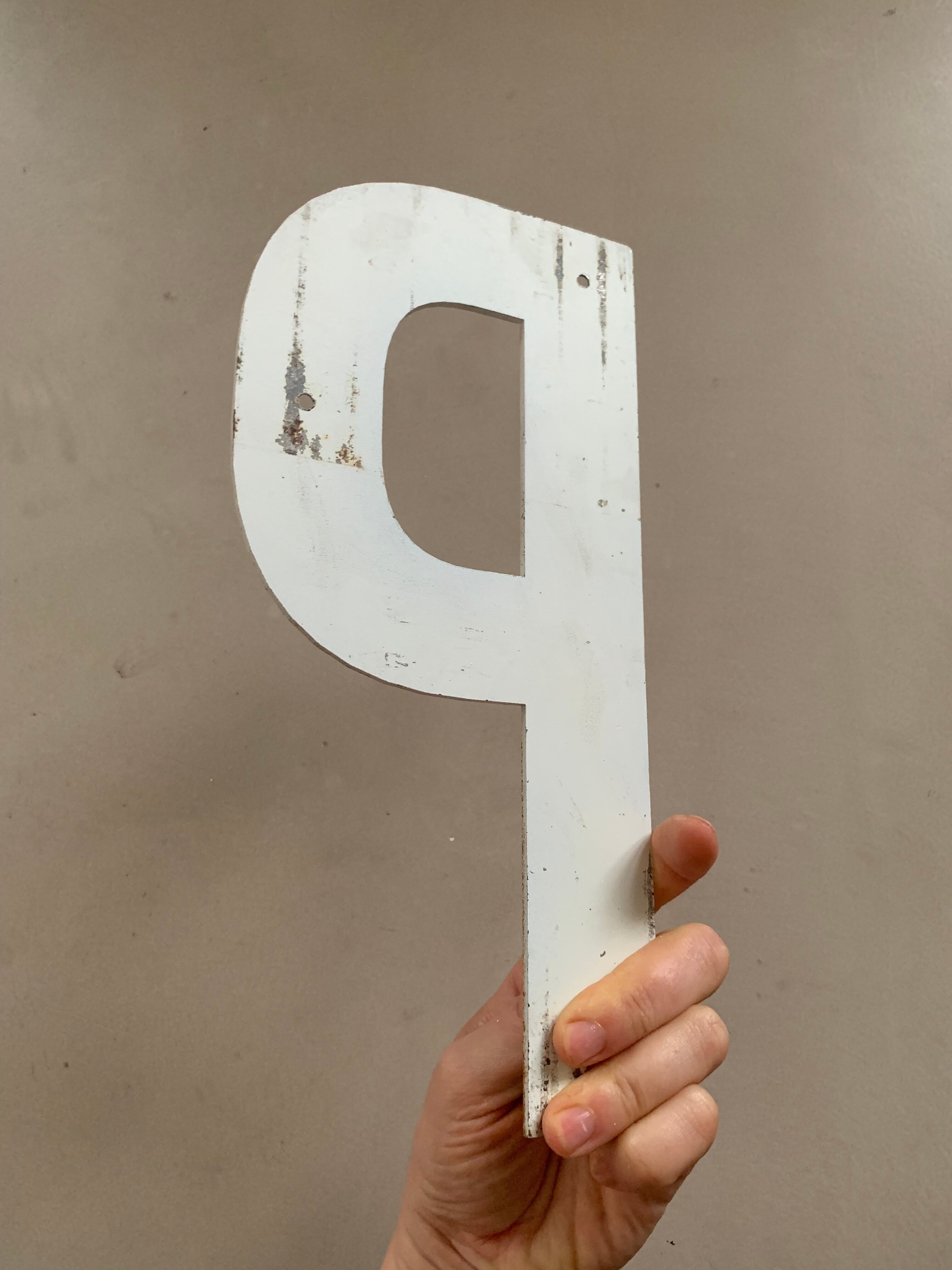 Lettre d’enseigne ancienne P 27cm