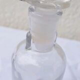 6 glass vials with glass plugs