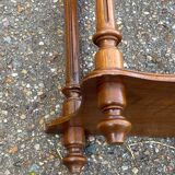 19th-century Napoleon III turned wooden wall shelf, 64cm.