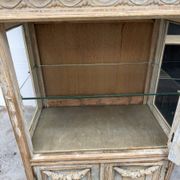 Louis XVI display cabinet from the early 20th century.