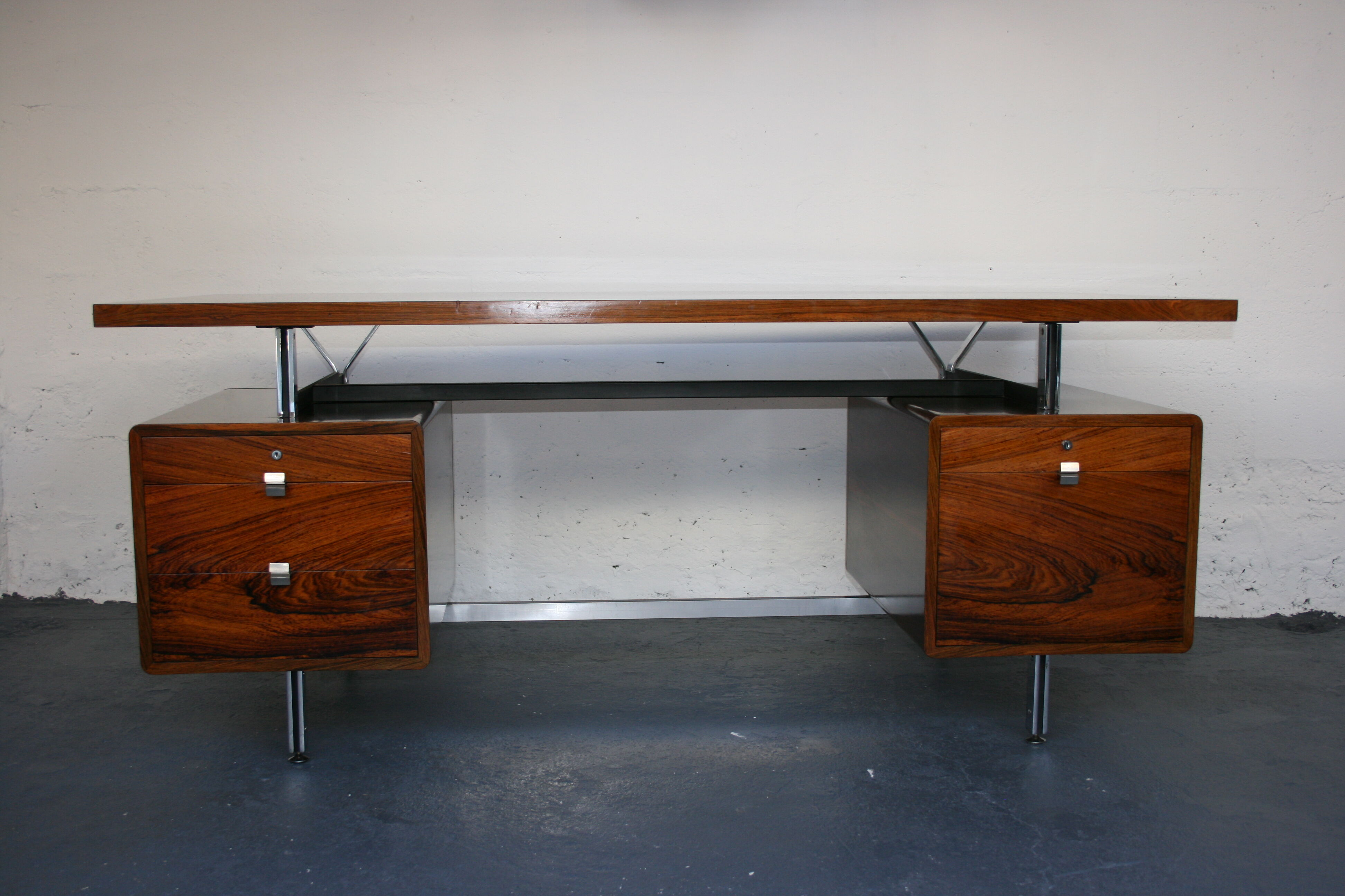 French rosewood office in Rio