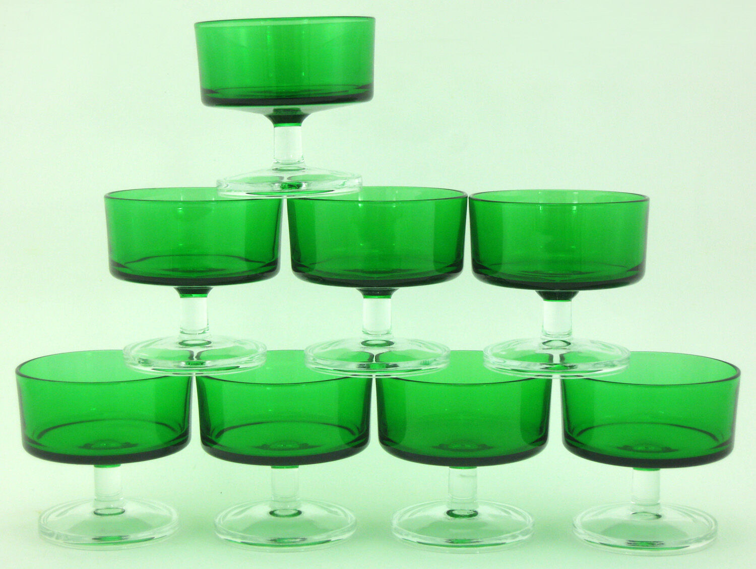 8 bottle green champagne glasses, Cavalier Luminarc France 1970
