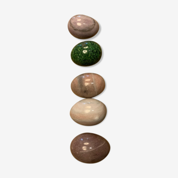 Set decorative stone eggs