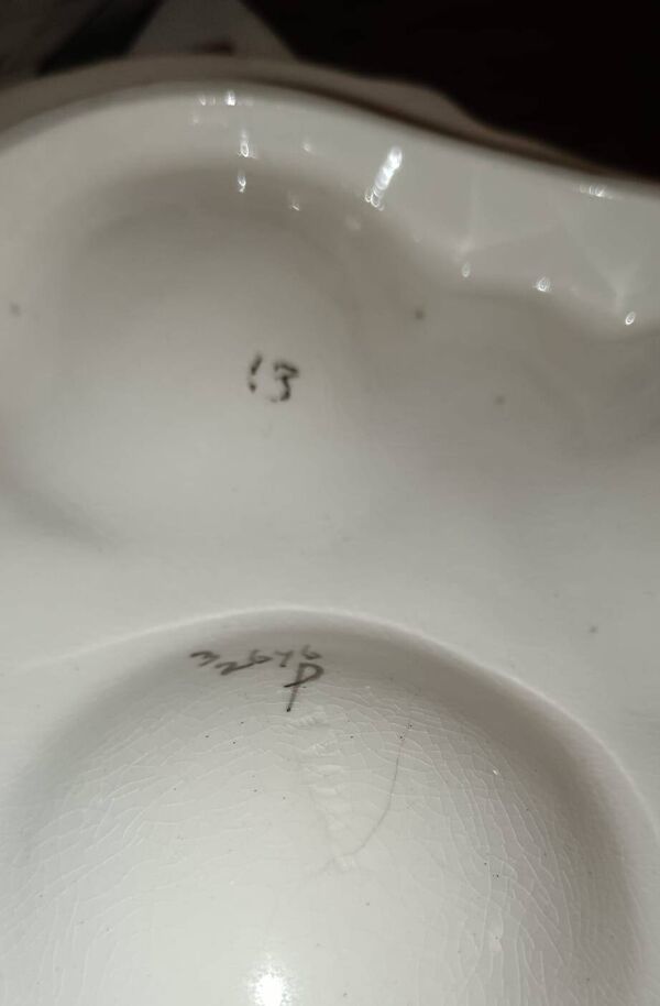 Assiette à huîtres anglaise ancienne fin XIXème - début XXème