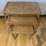 Nesting coffee tables