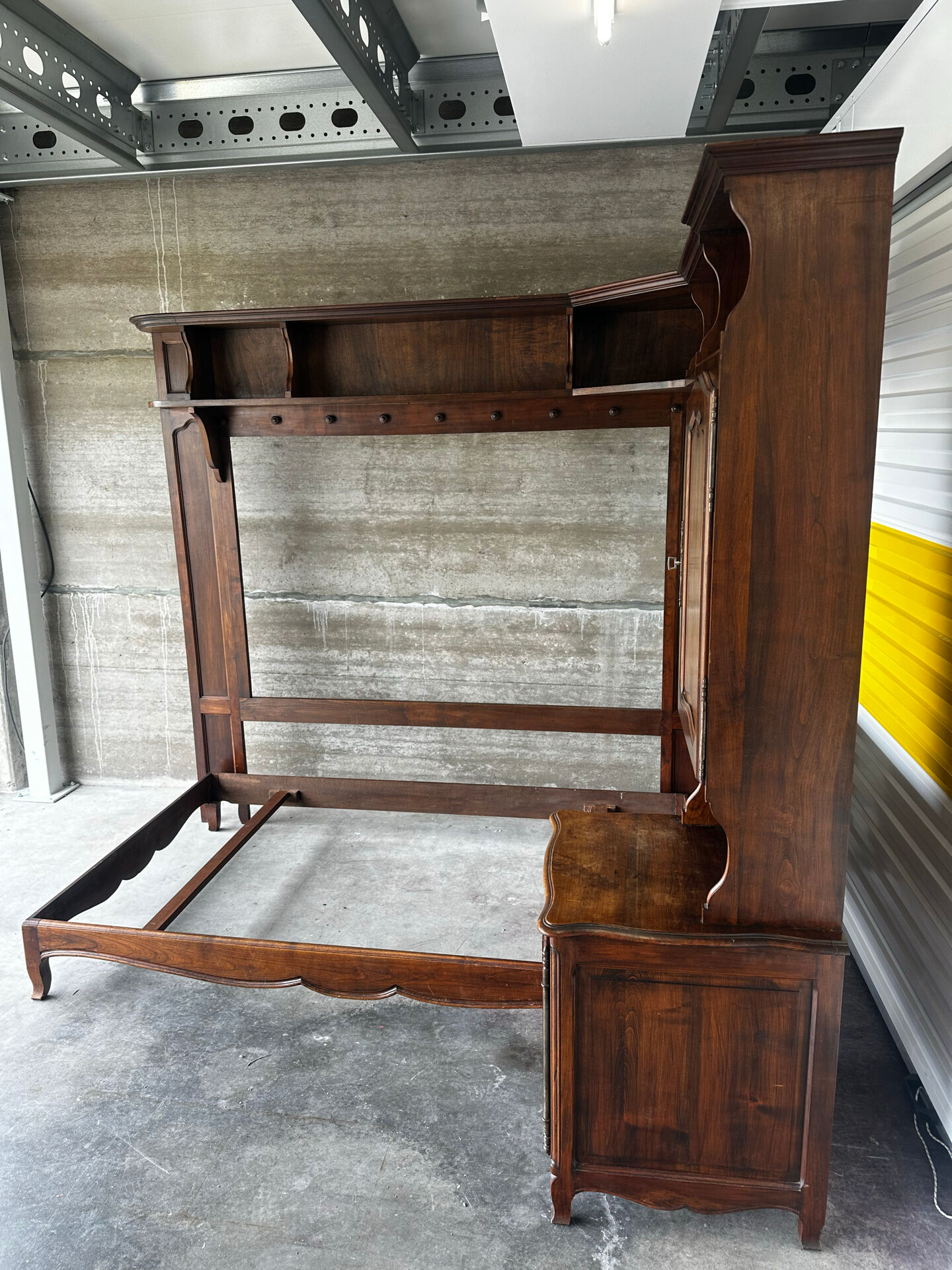 Solid wood bookshelf - French work from the 1950s