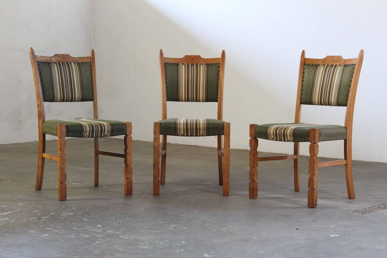Vintage Danish Brutalist Oak Dining Chairs, Henning Kjærnulf style, 1960s