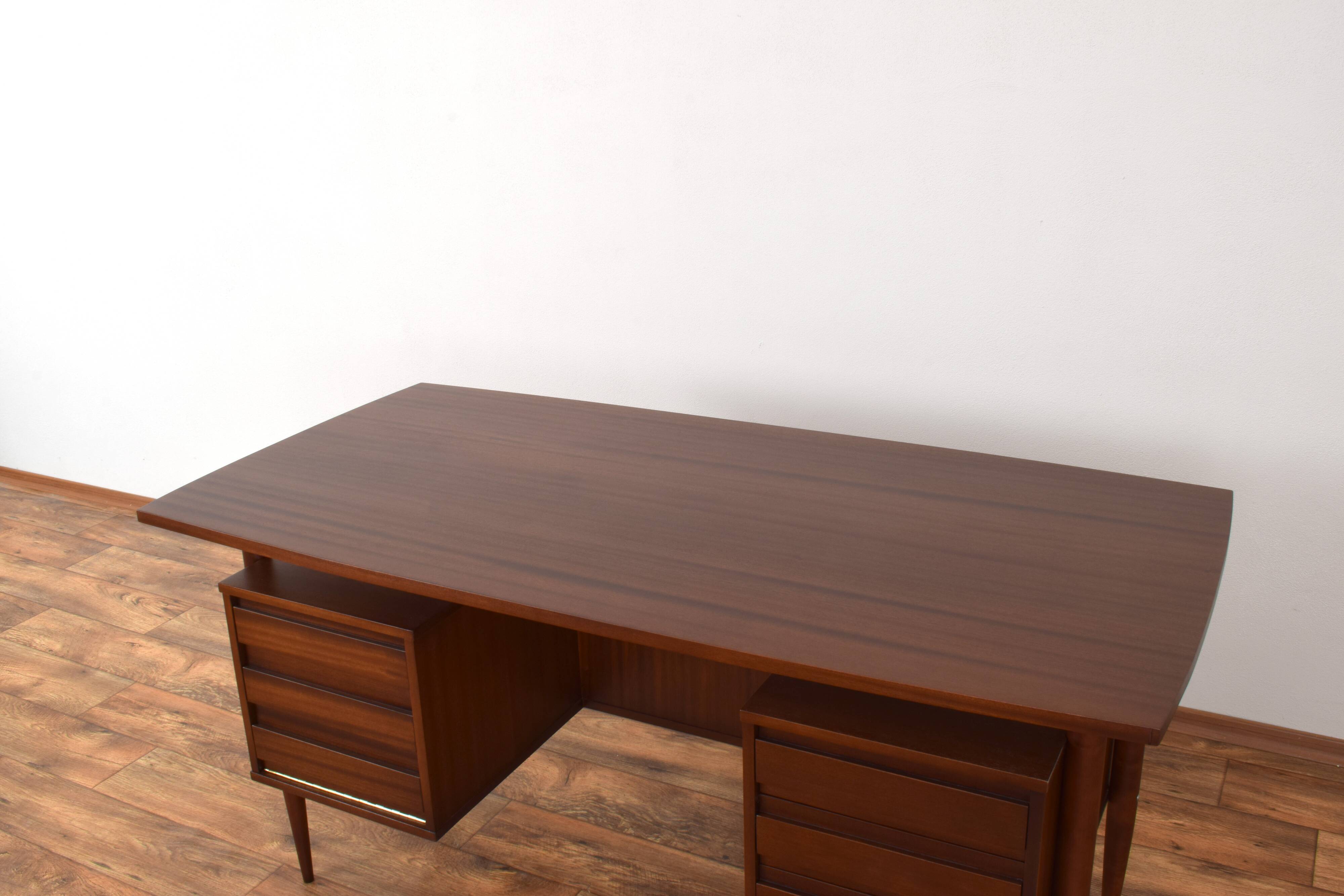 Mid-Century Polish Double-Sided Desk from Poznańskie Fabryki Mebli, 1960s.