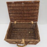 Rectangular wicker trunk