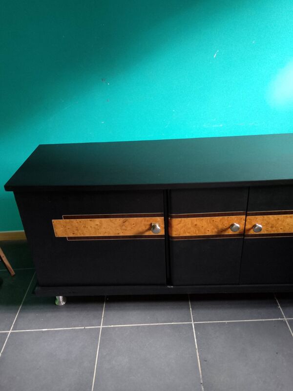 buffet bas 4 portes entièrement restauré, en gardant son style vintage