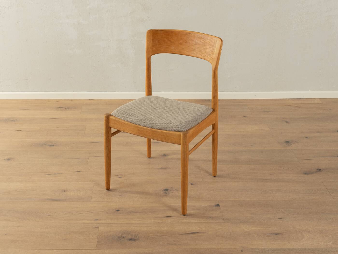 1960s dining chairs, Henning Kjærnulf