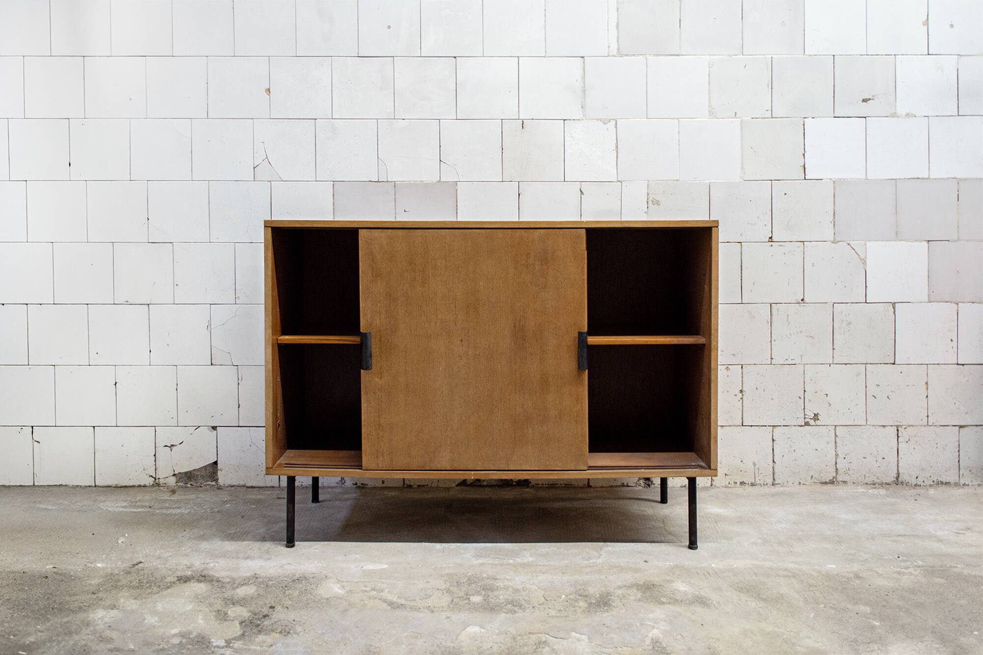 Credenza in legno e ferro Leonardo Fiori per ISA Bergamo Italia Anni '50