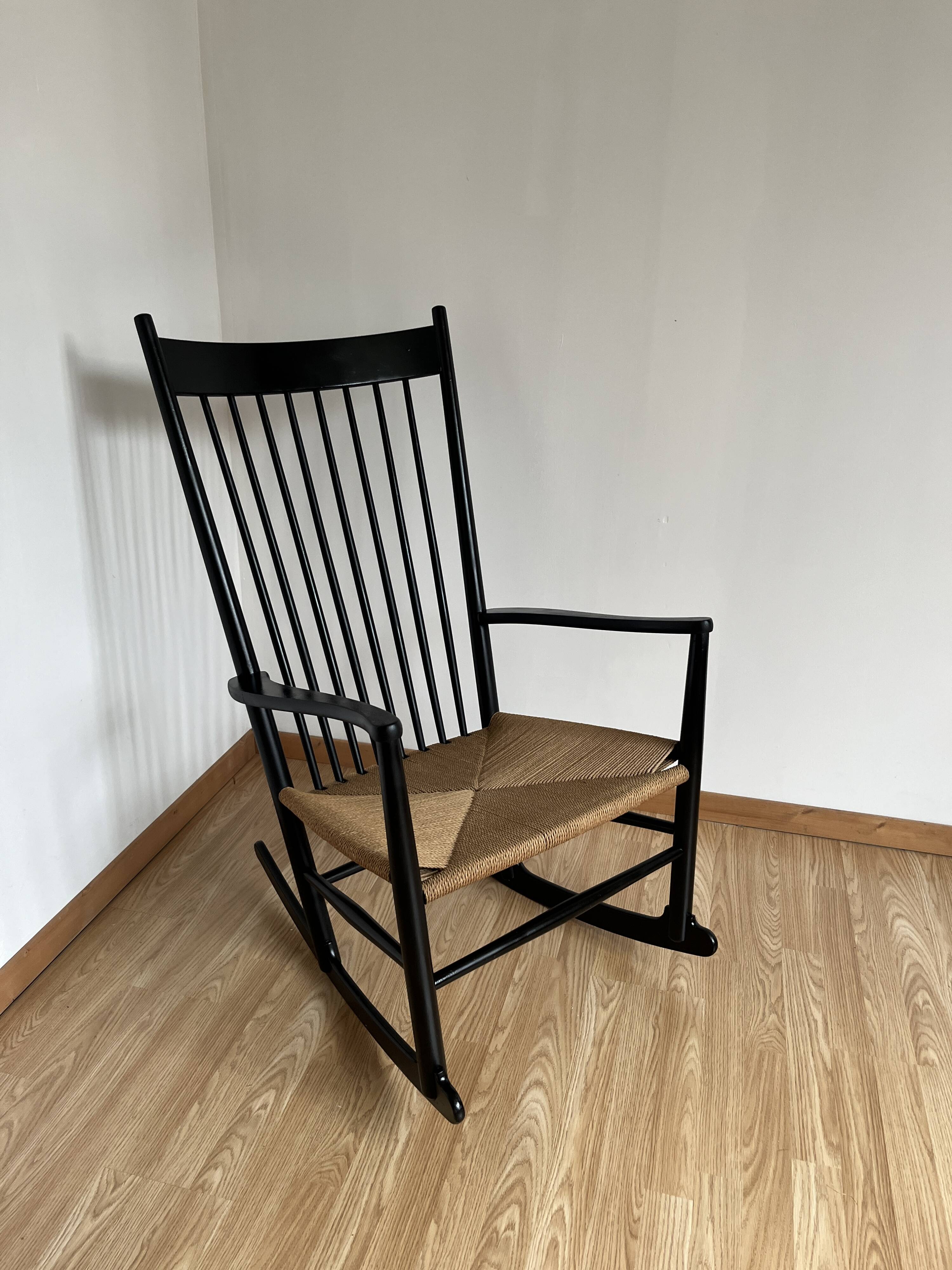 Rocking chair J16 Mobler Hans Wegner