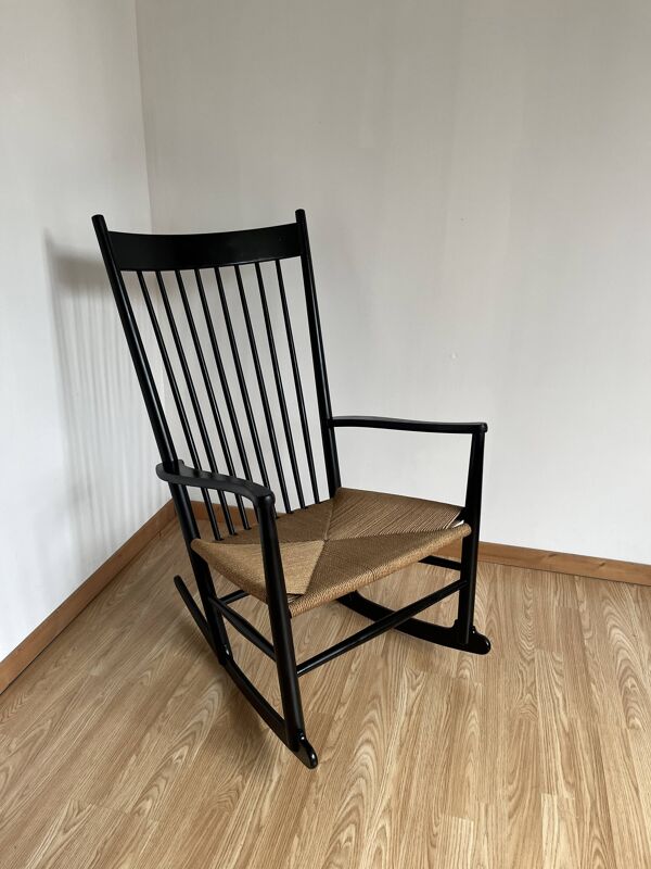 Fauteuil à bascule J16 Mobler Hans Wegner