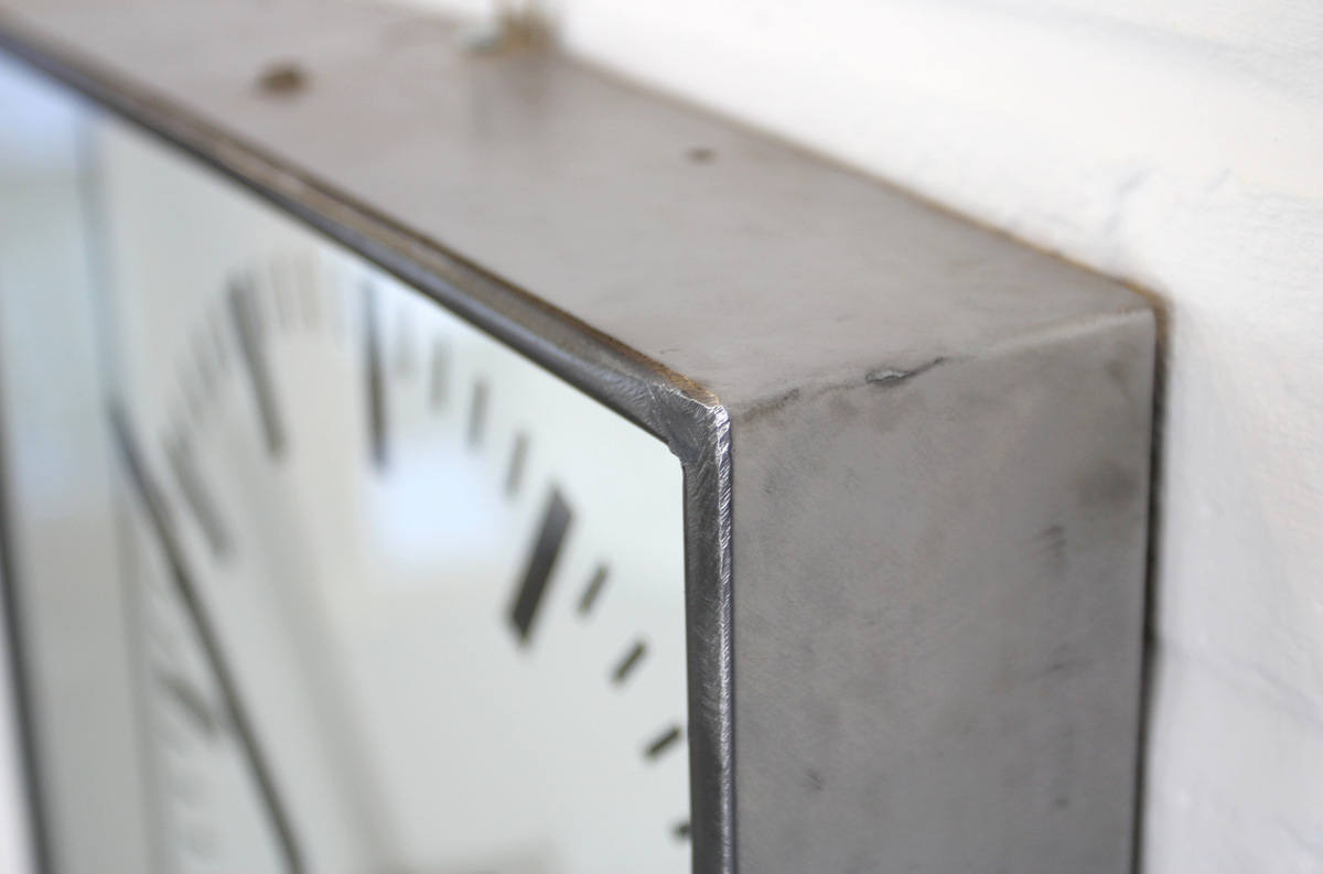 Clock Pragotron circa 1960