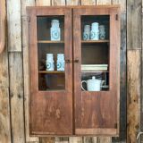 Small walnut display case (renovated)