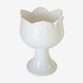 Vase céramique blanc en forme de fleur