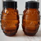 Duo of salt shaker, pepper in amber glass 70s