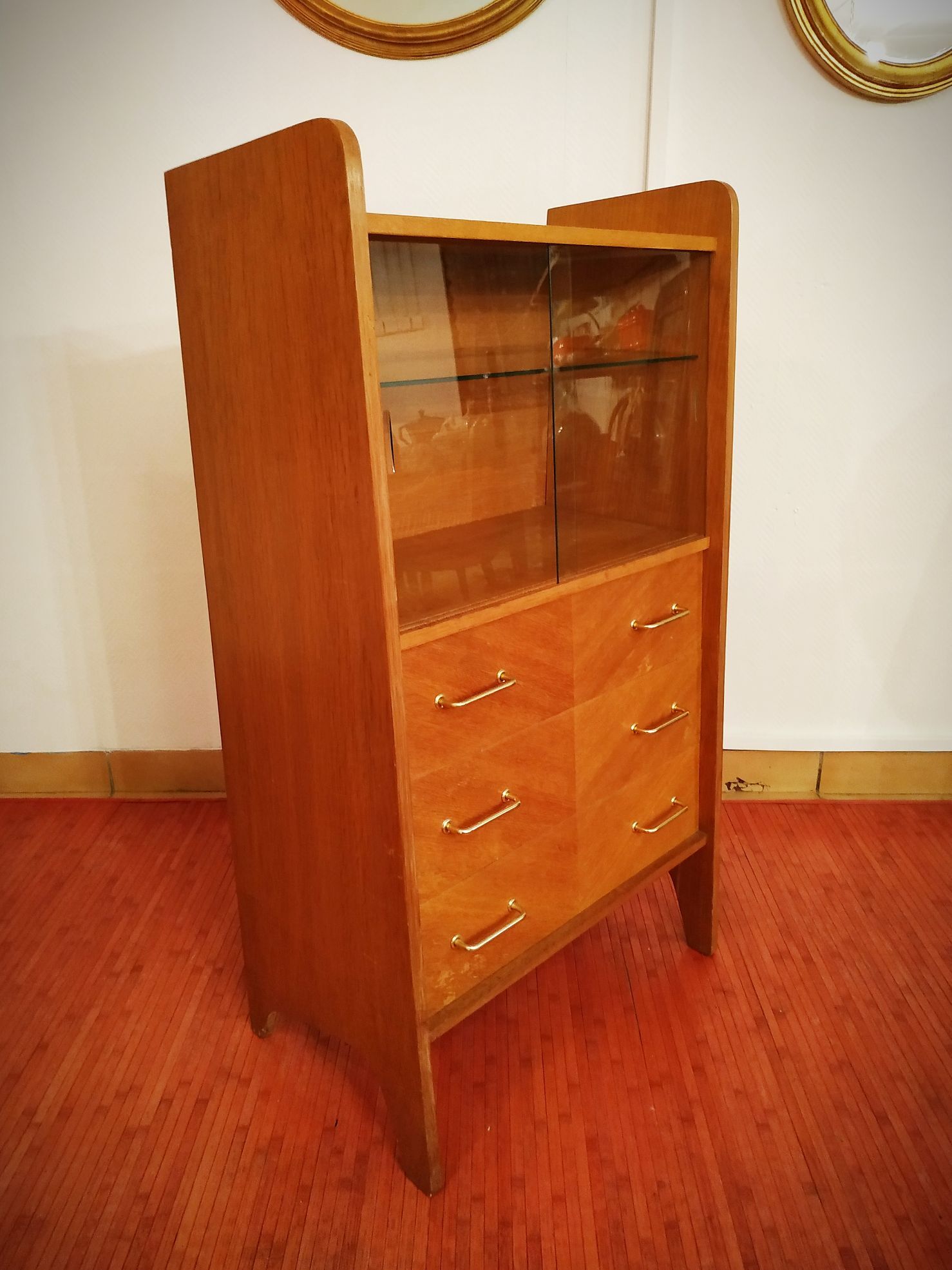 Vintage glass-fronted chest of drawers/bookshelf