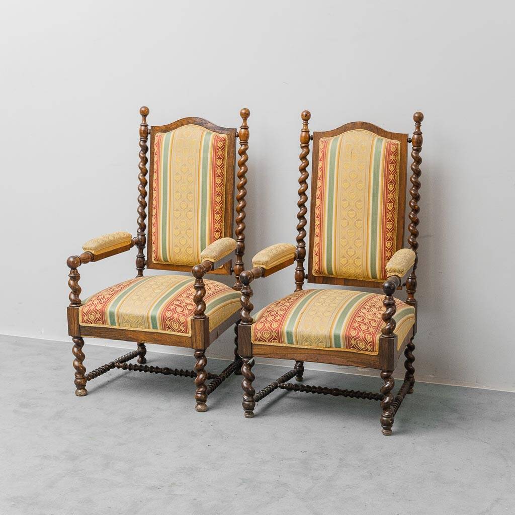 Pair of antique armchairs in wood and fabric with armrests – Classic style