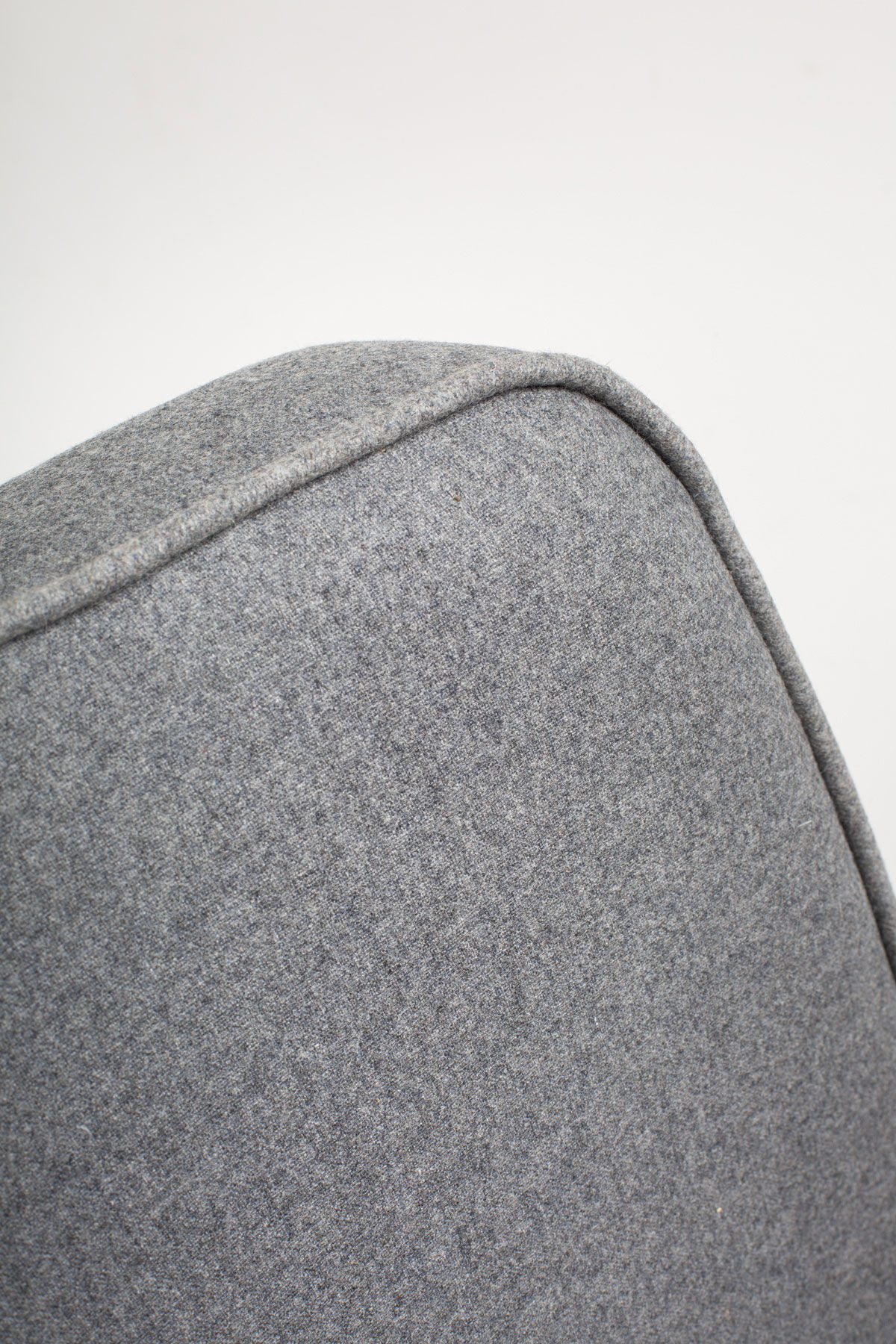 Pair of 366 armchairs DARK FELT