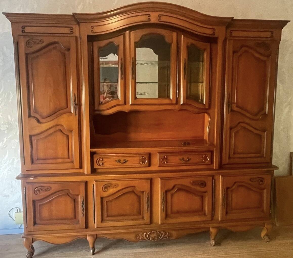 Buffet vaisselier style louis xv en merisier