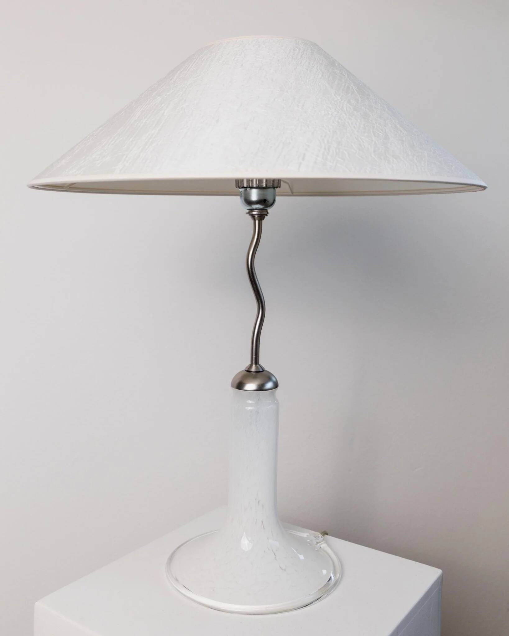 White Murano Glass Table Lamp with Zigzag Silver Metal Details and Textured Silk Shade, Italy 1980s