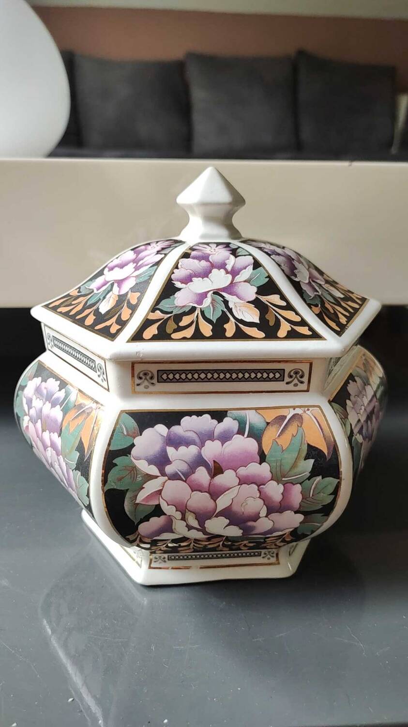 Candy jar/tea pot/Ginger. Asian style, Floral/peony motifs. Exclusive decor, Made in Italy