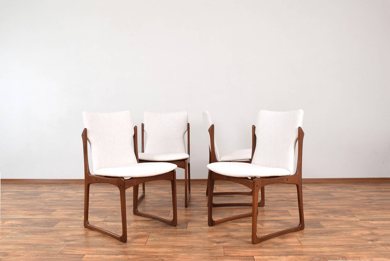 Chaises de salle à manger en teck danois du milieu du siècle de Vamdrup, années 1960, lot de 4