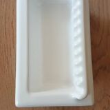 Built-in soap dish
