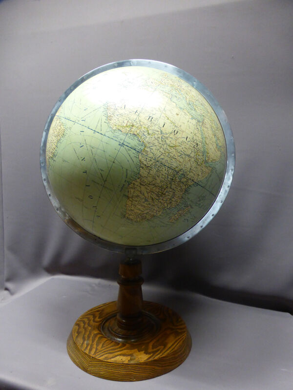 Globe terrestre des années 1930 Girard Barrère et Thomas