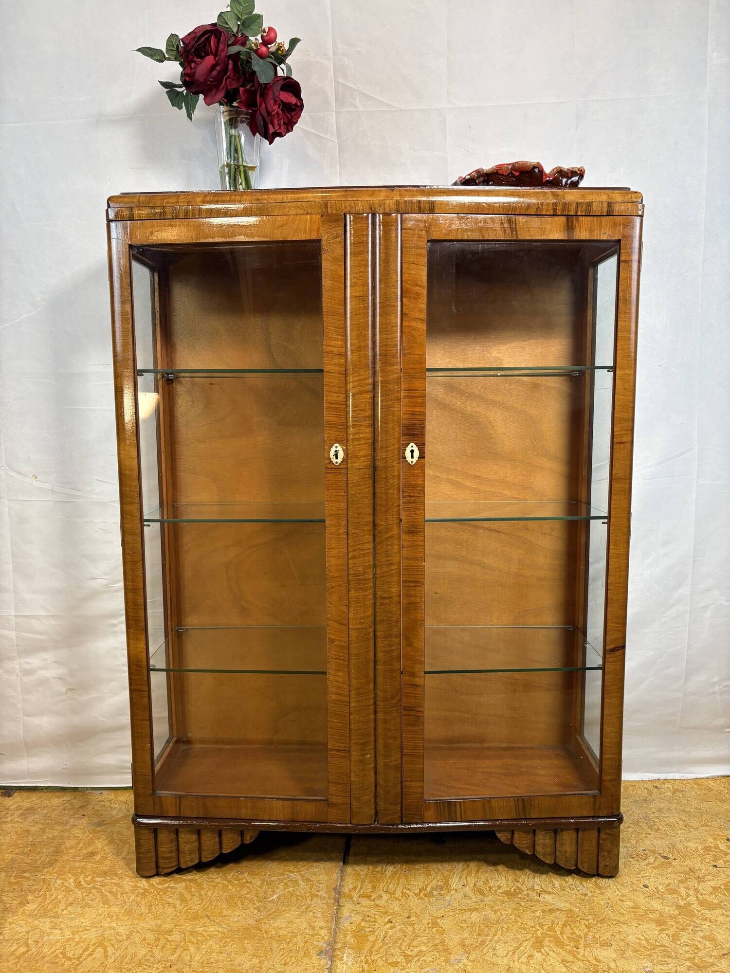 Elegant Art Deco Vintage Display Cabinet (Circa 1930–1940)  A beautifully c