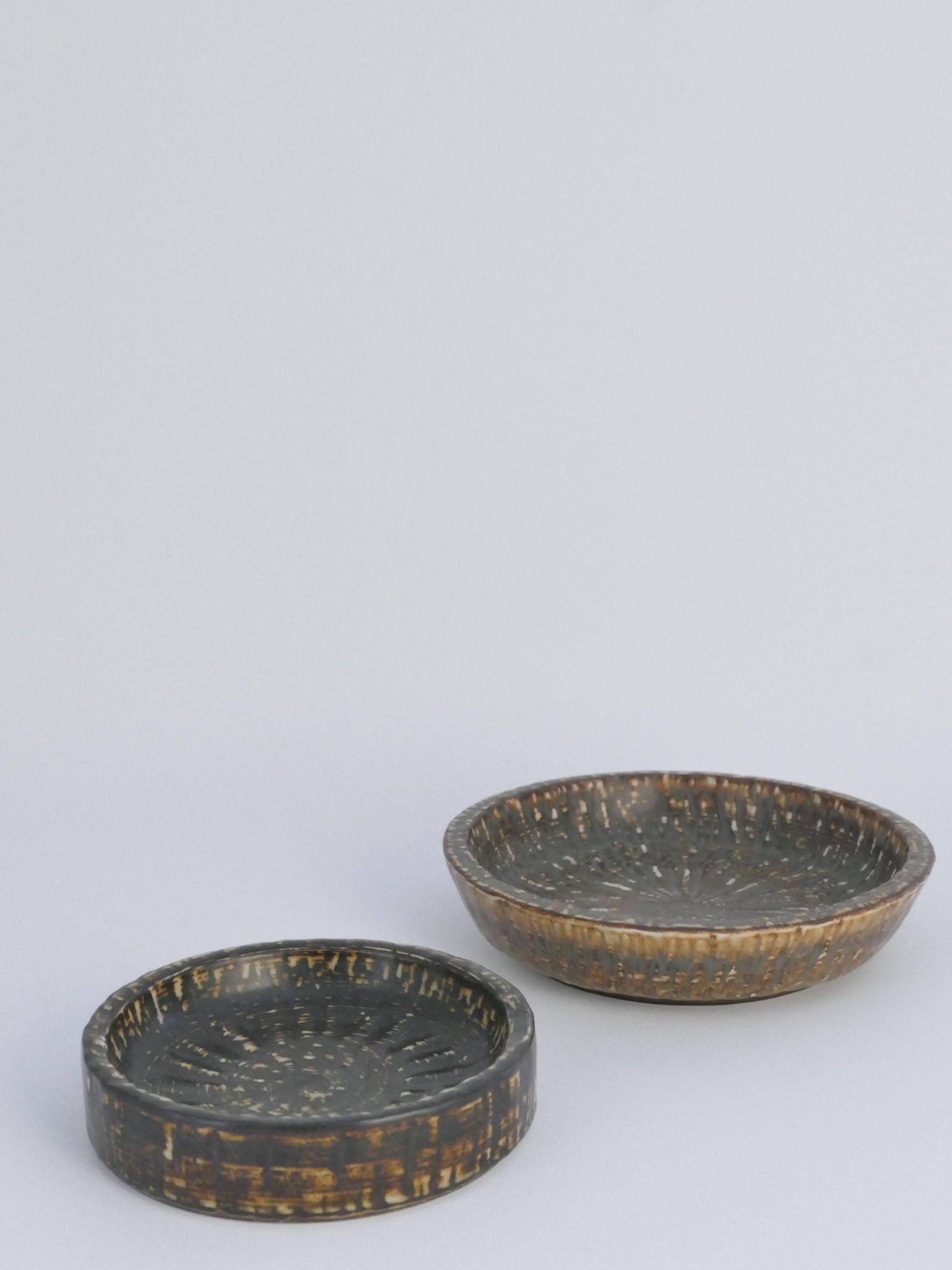 Mid-Century Modern Brown Stoneware Rubus Bowl by Gunnar Nylund for Rörstrand