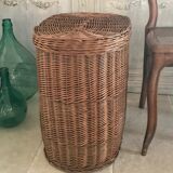 Wicker laundry basket