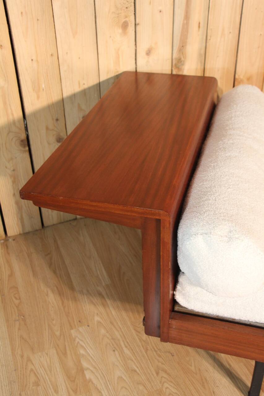 LC5 daybed model by Pierre Guariche