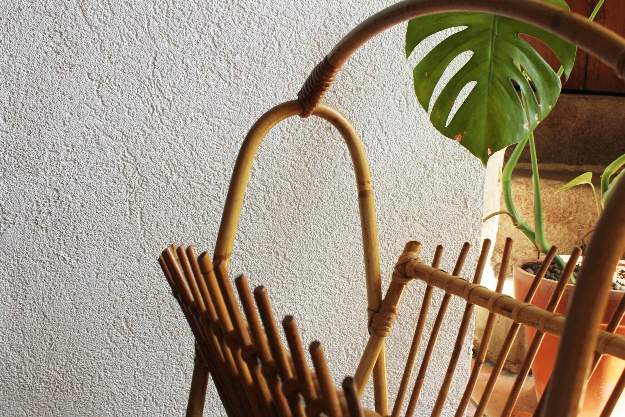 Wicker / rattan vintage magazine holder