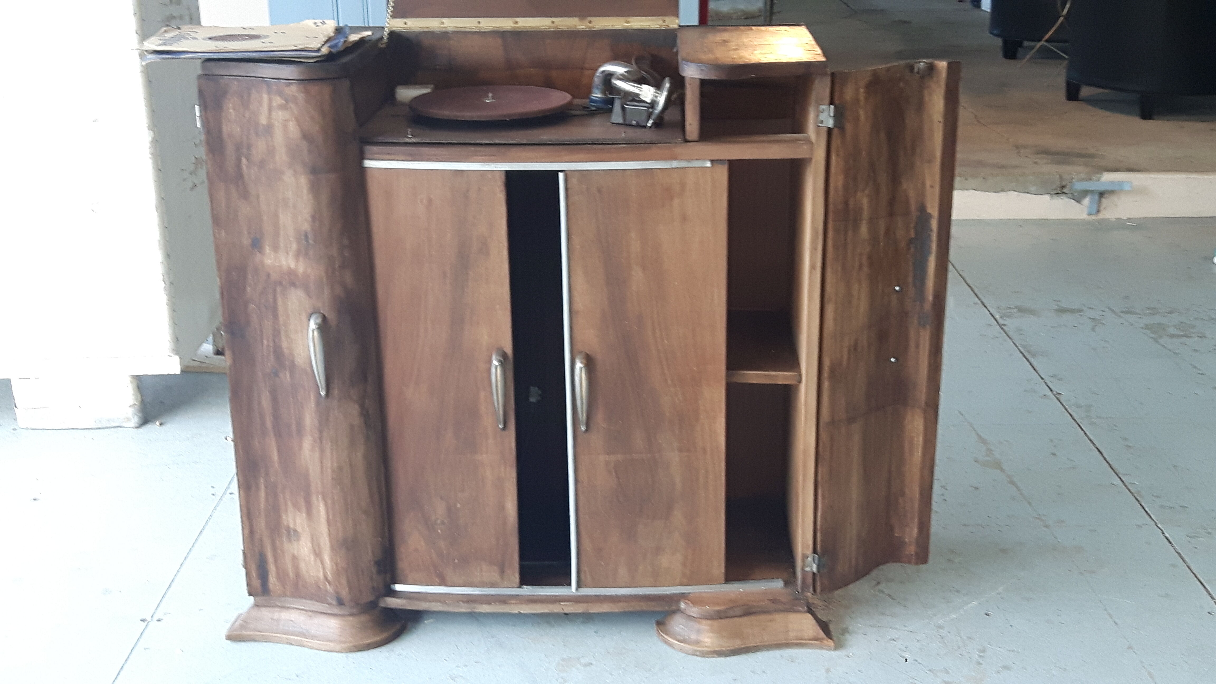 Furniture art deco phonograph