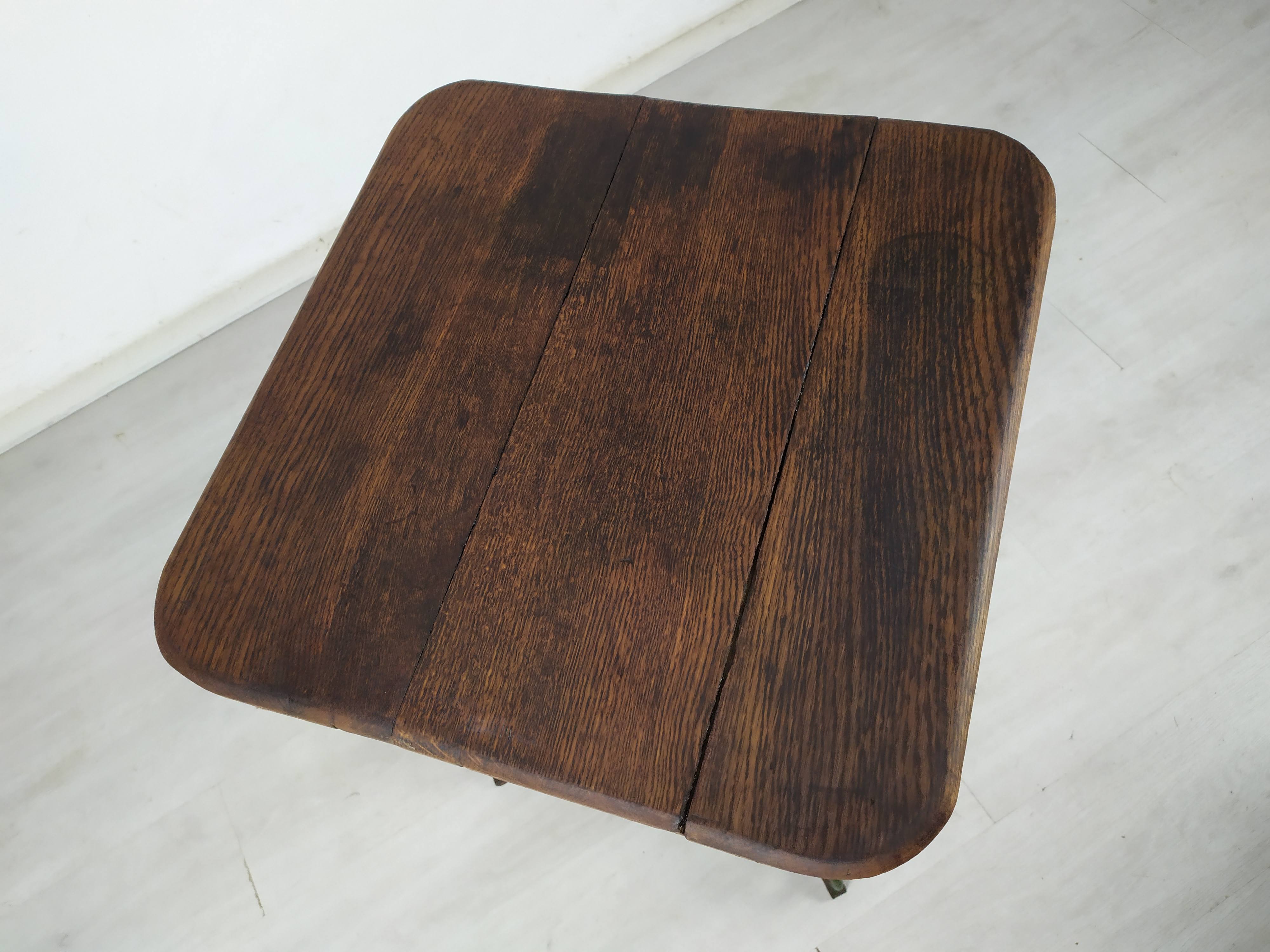 Garden pedestal table metal wood