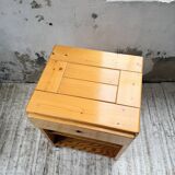 Chevet sélectionné par Charlotte Perriand pour Les Arcs